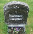 Gravminnet til Dina Margrethe Sødem (1889–1950) og datteren Else Margaret Sødem (1924–2005), Ullern kirkegård, Sør-Odal. Foto: (@ 2020) Dag Trygsland Hoelseth.